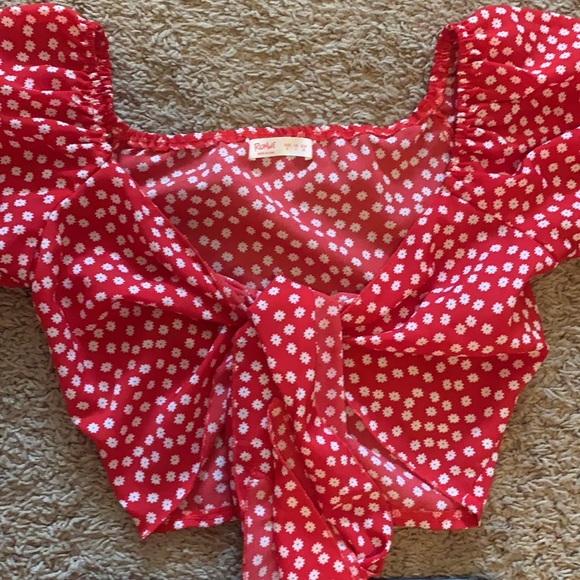 Crop Top ❤️ - Picture 2 of 4